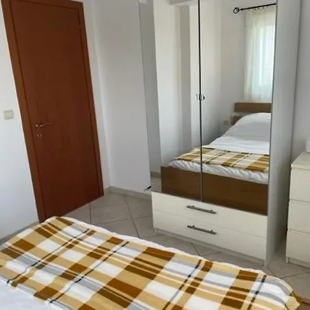 Apartment Dina *